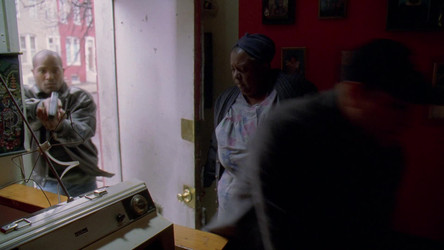 The Wire S01-S05 br ddp avc-PiR8/The Wire S01/The.Wire.S01E04.Old.Cases.080p.BluRay.EAC3.H264-PiR8.mkv